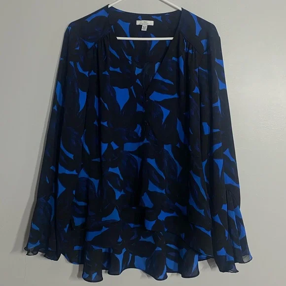 Blue and Black Patterned Blouse - Picture 2 of 13